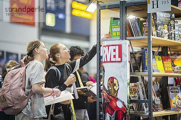 Die Leipziger Buchmesse ist eine internationale Buchmesse die jährlich im Frühjahr auf dem Leipziger Messegelände stattfindet. Sie ist der Frühjahrstreffpunkt der deutschen Buchbranche. Auf der Manga-Comic-Con kann man phantasivolle Kostüme bewundern