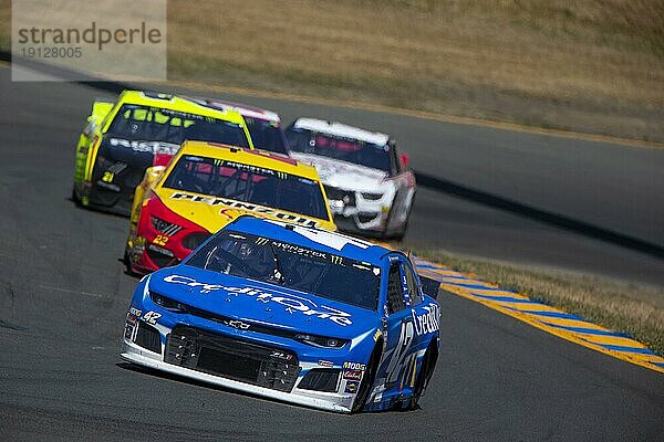 23. Juni 2019  Sonoma  Kalifornien  USA: Kyle Larson (42) kämpft um die Position beim TOYOTA SAVE MART 350 auf dem Sonoma Raceway in Sonoma