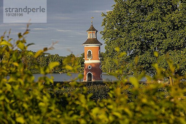 Der Leuchtturm in Moritzburg ist ein Binnenleuchtturm in Sachsen. Der Staffagebau entstand im späten 18. Jahrhundert als Teil einer Kulisse für nachgestellte Seeschlachten. Er ist der einzige für diesen Zweck gebaute Leuchtturm in Deutschland und gleichzeitig einer der ältesten Binnenleuchttürme der Bundesrepublik