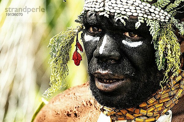 Tänzer in Kriegsbemalung  Sing Sing  Festival  Mount Hagen  Papua Neu-Guinea