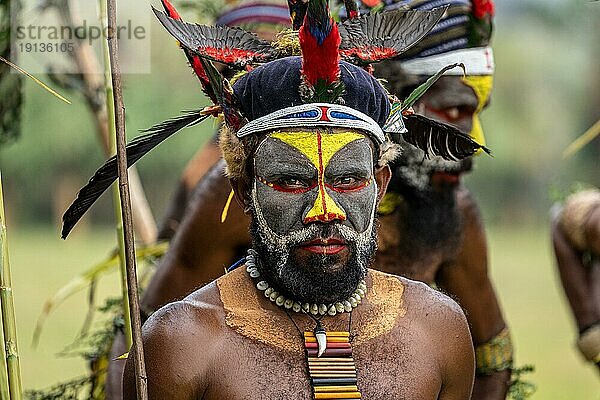 Tänzer in Kriegsbemalung  Sing Sing  Festival  Mount Hagen  Papua Neu-Guinea