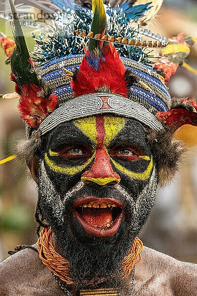 Tänzer in Kriegsbemalung  Sing Sing  Festival  Mount Hagen  Papua Neu-Guinea