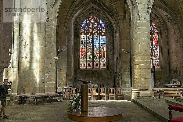 Innenraum der Kirche Saint-Malo in Dinan  Bretagne  Frankreich  Europa