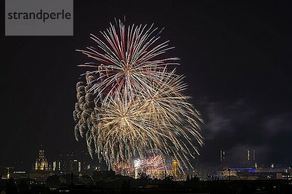 Großes Abschlussfeuerwerk in der Altstadt zum Dresdner Stadtfest 2021