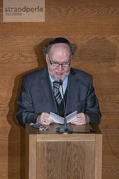 Festakt ?20 Jahre Weihe Neue Synagoge Dresden? Michael Hurshell eröffnet den Festakt