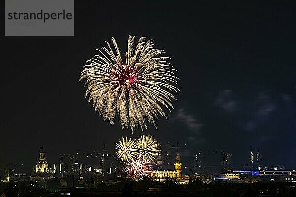 Großes Abschlussfeuerwerk in der Altstadt zum Dresdner Stadtfest 2021