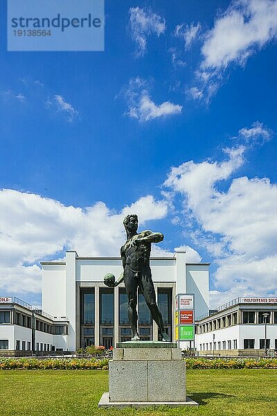 Das 1912 gegründete Deutsche Hygiene-Museum ist ein Museum in Dresden. Es versteht sich heute als ein öffentliches Forum für Wissenschaft  Kultur und Gesellschaft