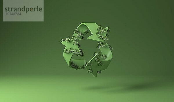 Recycling-Schild mit grünen Pflanzen vor grünem Hintergrund bedeckt