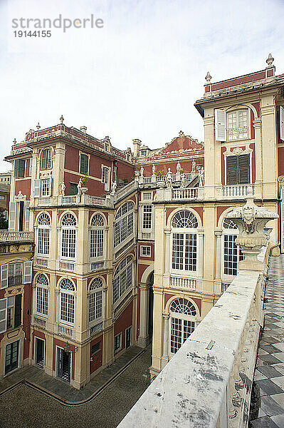 Europa. Italien  Ligurien  Genua. Königspalast  Palazzo Reale oder Palazzo Stefano Balbi UNESCO-Weltkulturerbe  Terrasse  im Freien  niemand