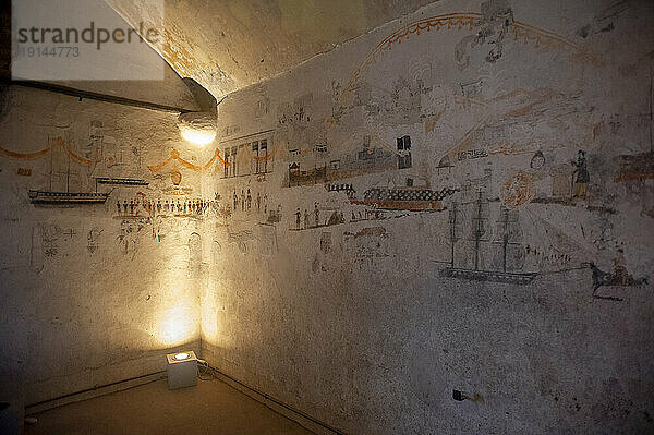 Europa. Italien  Ligurien  Genua. Im Grimaldina-Turm des Dogenpalastes befinden sich die Gefängnisse mit Zeichnungen der berühmten Insassen.