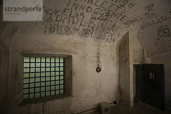 Europa. Italien  Ligurien  Genua. Im Grimaldina-Turm des Dogenpalastes befinden sich die Gefängnisse mit Zeichnungen der berühmten Insassen.