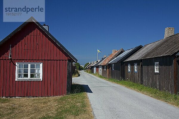 Hütten in Gnisvaerd  Gnisvärd  einem Fischerdorf auf Gotland  Schweden  Europa