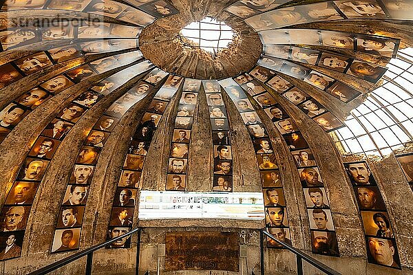Das Innere des Kriegsbunkermuseums in der Nähe des Skanderbeg Platzes in Tirana. Albanien