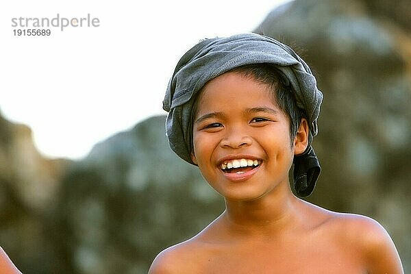 Lachender Junge  Porträt  Lombok  Indonesien  Asien