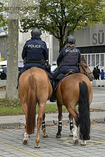 Polizei Reiterpatrouille  Bern  Schweiz  Europa