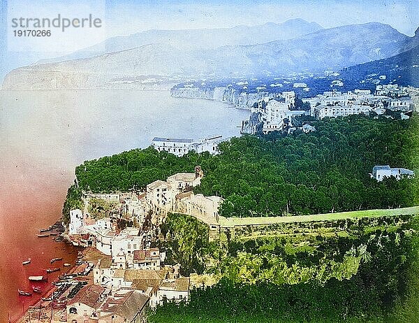 Panorama von Sorrento  Sorrent  um 1878  Italien  Historisch  digital restaurierte Reproduktion eines Fotos von Giorgio Sommer  koloriert  Europa