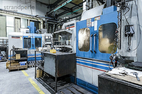 CNC-Maschinen für die Metallbearbeitung in der Industrie