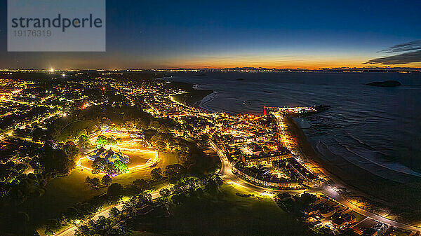 Großbritannien  Schottland  North Berwick  Luftaufnahme des Fringe by Sea Festivals im Lodge Grounds Park bei Sonnenuntergang