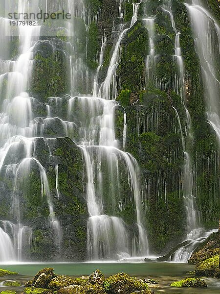 Gollinger Wasserfall  Detailaufnahme  Langzeitbelichtung  Golling  Tennengau  Land Salzburg  Österreich  Europa