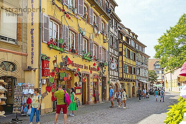 Rue des Tanneurs in Klein Venedig von Colmar in Elsass  Frankreich  Europa