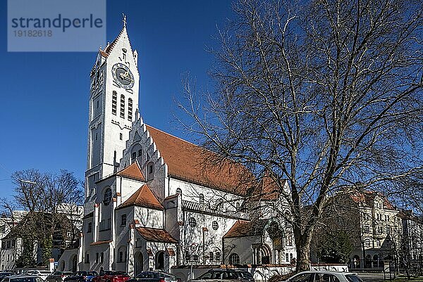 Erlöserkirche im Stil des Historismus und Jugendstil von Theodor Fischer  Schwabing  Münchner Freiheit  München  Oberbayern  Bayern  Deutschland  Europa