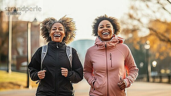 Glückliche afroamerikanische Freundinnen  die gemeinsam einen gesunden Lauf im Park genießen. generative AI