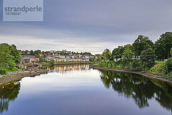 Universität Trondheim  Fluss Nidelva  Trondheim  Norwegen  Europa