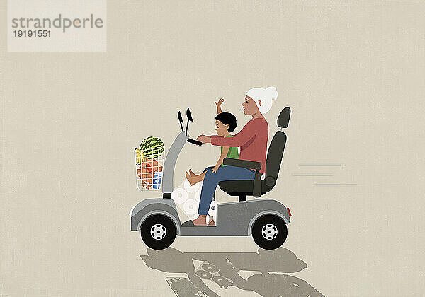 Großmutter und glücklicher Enkel einkaufen im motorisierten Rollstuhl