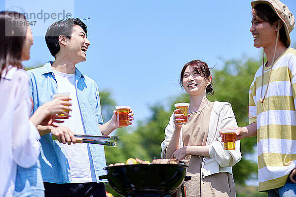 Japaner trinken Bier