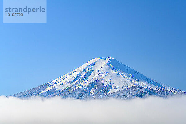 Wolkenmeer und Berg Fuji in der Präfektur Yamanashi