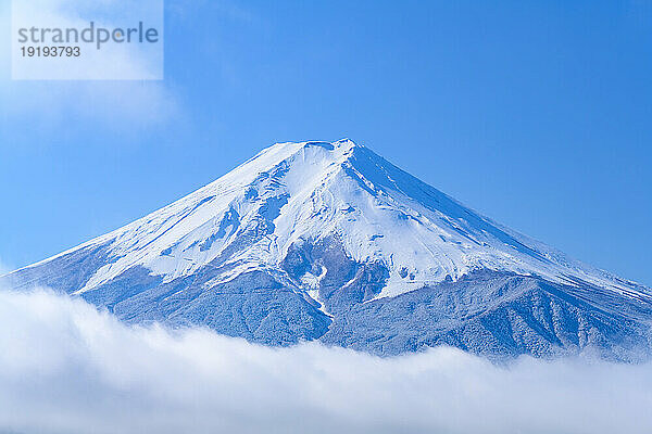 Wolkenmeer und Berg Fuji in der Präfektur Yamanashi