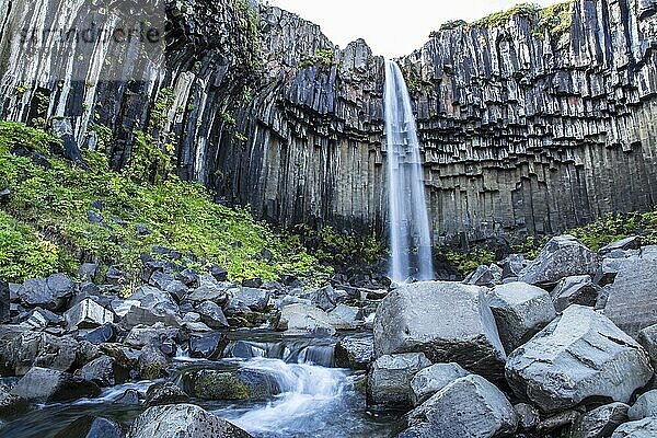 Svartifoss Wasserfall  der schönste Wasserfall im Süden Islands