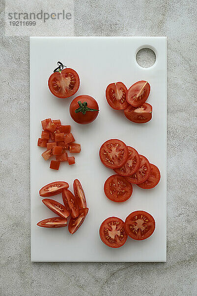 Optionen zum Schneiden von Tomaten