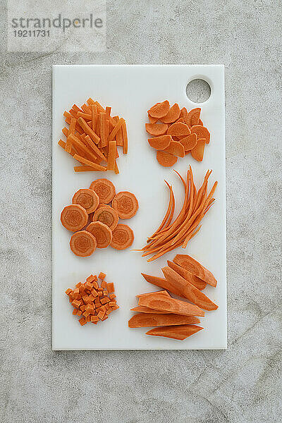 Optionen zum Schneiden von Karotten