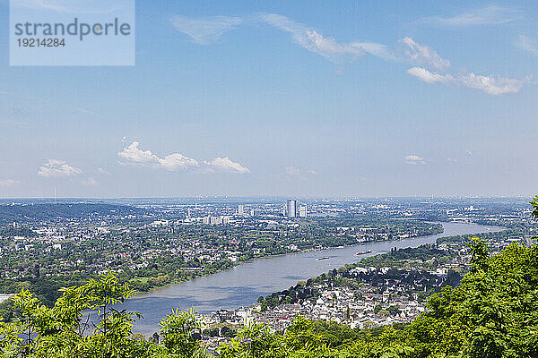 Deutschland  Nordrhein-Westfalen  Blick Richtung Königswinter und Bonn mit dem Rhein im Zentrum