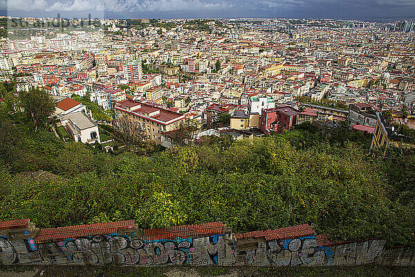 Italien  Kampanien  Neapel  Blick von der Spitze des Vomero-Hügels  November 2021.