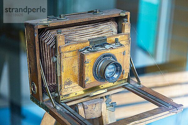 Old camera  view camera