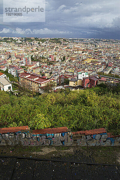 Italien  Kampanien  Neapel  Blick von der Spitze des Vomero-Hügels  November 2021.