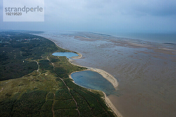 Frankreich  Cote d'Opale  Pas de Calais  Oye-Plage  Strand von Hemmes de Oye
