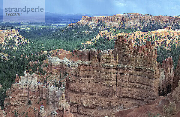 Malerische Aussicht auf den Bryce-Canyon-Nationalpark in Utah  USA; Utah  Vereinigte Staaten von Amerika