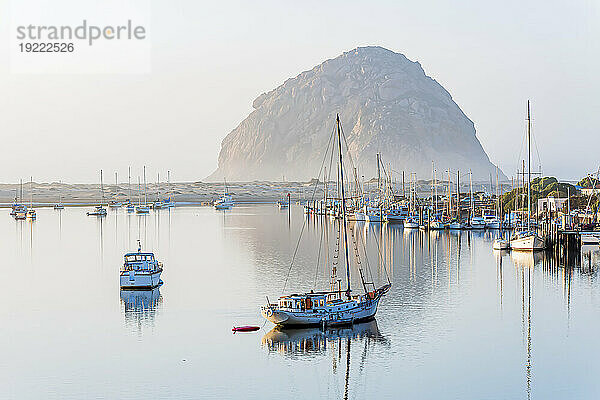 Hafenszene im Morro Bay State Park  Kalifornien  USA; Kalifornien  Vereinigte Staaten von Amerika