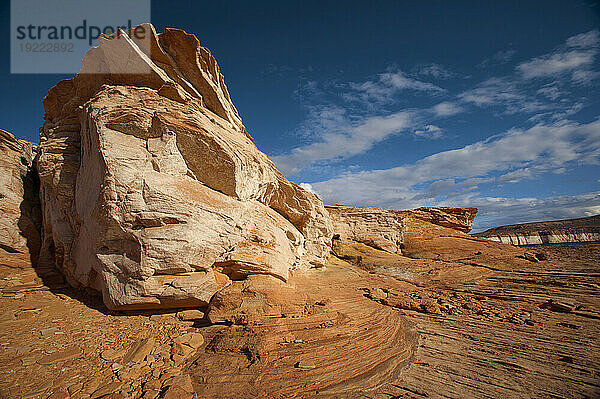 Sonnenlicht auf Felsformationen in der Nähe von Antelope Point im Glen Canyon National Recreation Area  Arizona  USA; Arizona  Vereinigte Staaten von Amerika