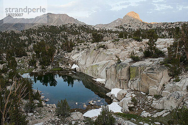 Malerische Aussicht auf das Sixty Lake Basin im King's Canyon National Park  Kalifornien  USA; Kalifornien  Vereinigte Staaten von Amerika