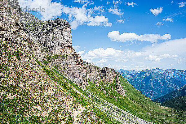 Beeindruckende Alpenklippen des Passo Valtendra (Veglia-to-Devero)  Alpe Veglia  Piemont  Italien  Europa