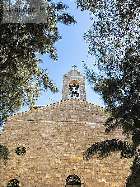 Außenansicht der frühbyzantinischen St.-Georgs-Kirche in Madaba  Jordanien  Naher Osten