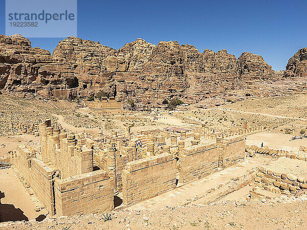 Die byzantinische Kirche  der Archäologische Park Petra  UNESCO-Weltkulturerbe  eines der neuen sieben Weltwunder  Petra  Jordanien  Naher Osten