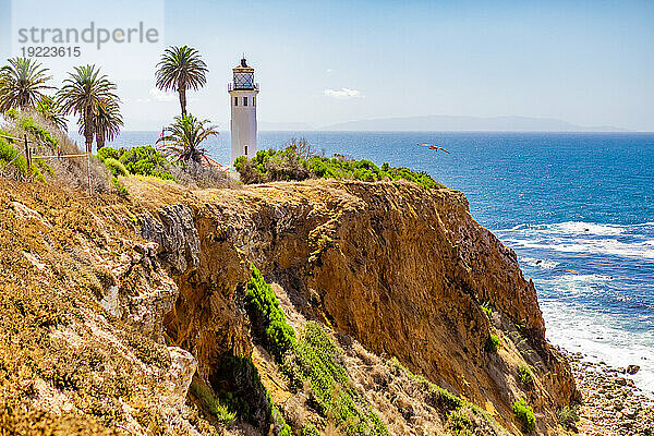 Küste von Palos Verdes mit Leuchtturm  Kalifornien  Vereinigte Staaten von Amerika  Nordamerika