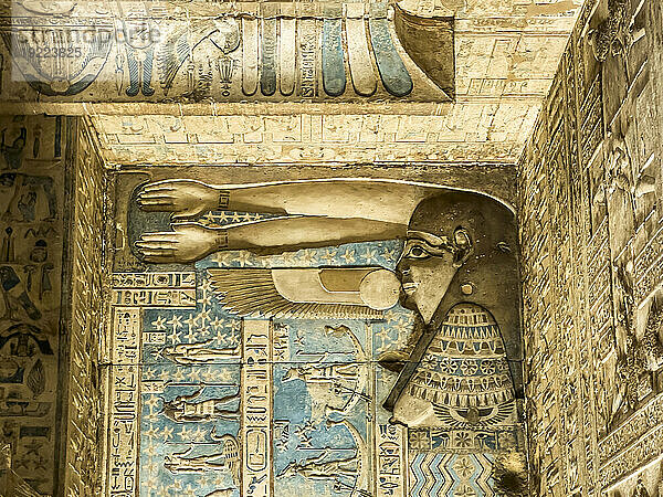 Details der Decke im Säulensaal  Tempel der Hathor  Dendera-Tempelkomplex  Dendera  Ägypten  Nordafrika  Afrika