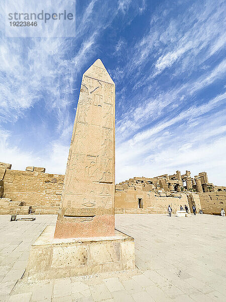 Obelisk  Karnak-Tempelkomplex  eine riesige Mischung aus Tempeln  Pylonen und Kapellen  UNESCO-Weltkulturerbe  in der Nähe von Luxor  Theben  Ägypten  Nordafrika  Afrika