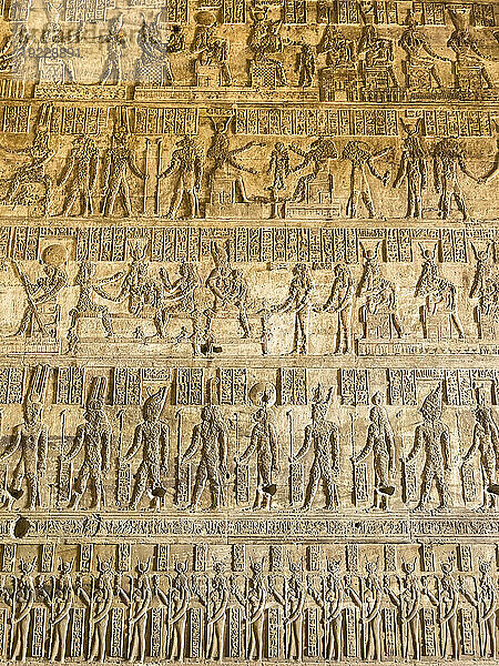 Innenraum des römischen Mammisi aus der Zeit von Trajan und Marcus Aurelius  Dendera-Tempelkomplex  Dendera  Ägypten  Nordafrika  Afrika